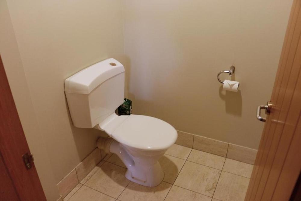 Lakefront Apartments,18 LAKE ESPLANADE ROAD